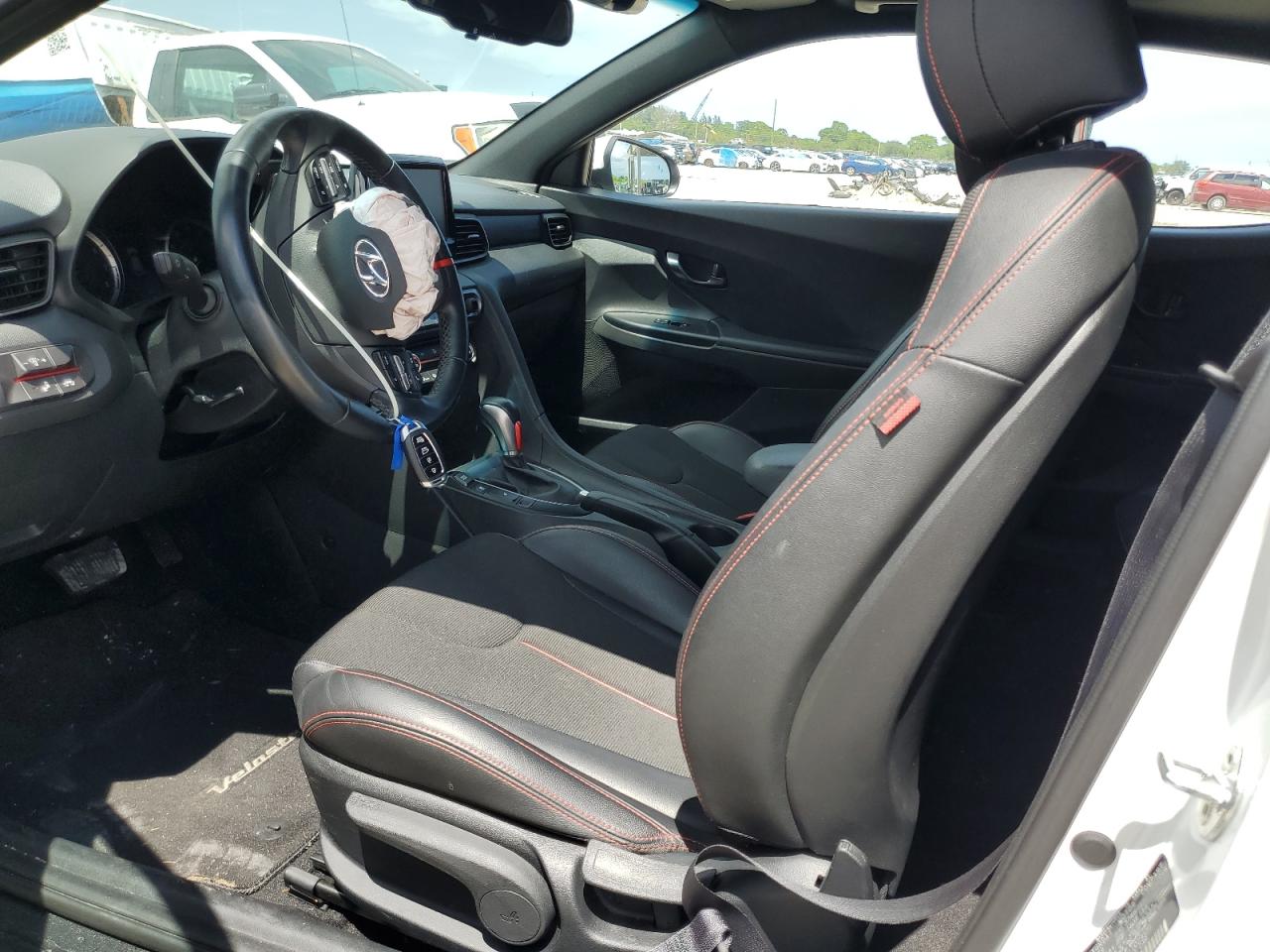 KMHTG6AFXLU029920 2020 Hyundai Veloster Base