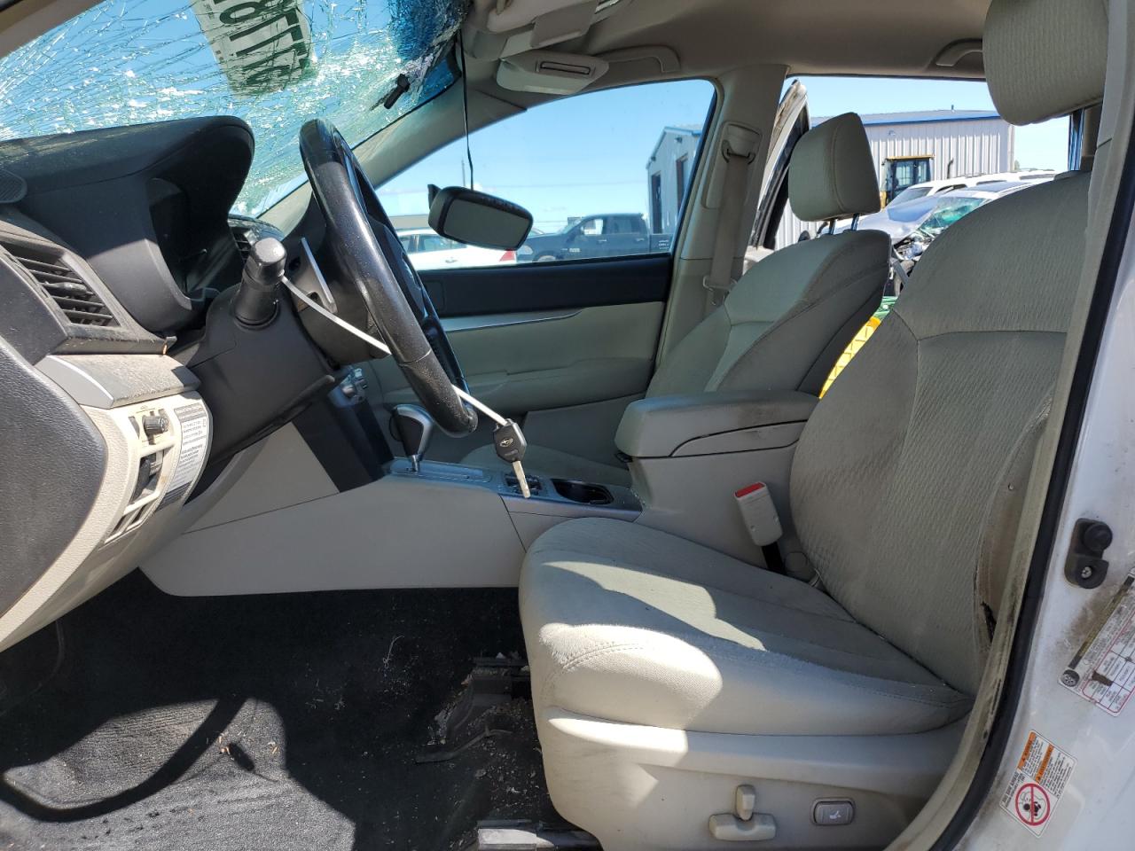 4S4BRBCC3B3399824 2011 Subaru Outback 2.5I Premium