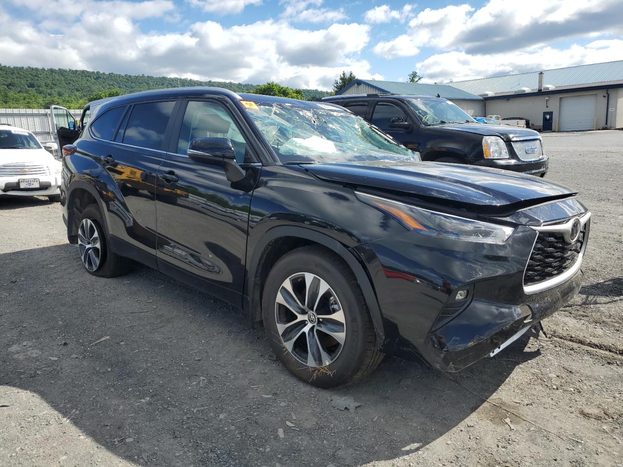 2024 Toyota Highlander Le vin: 5TDKDRBH1RS554162