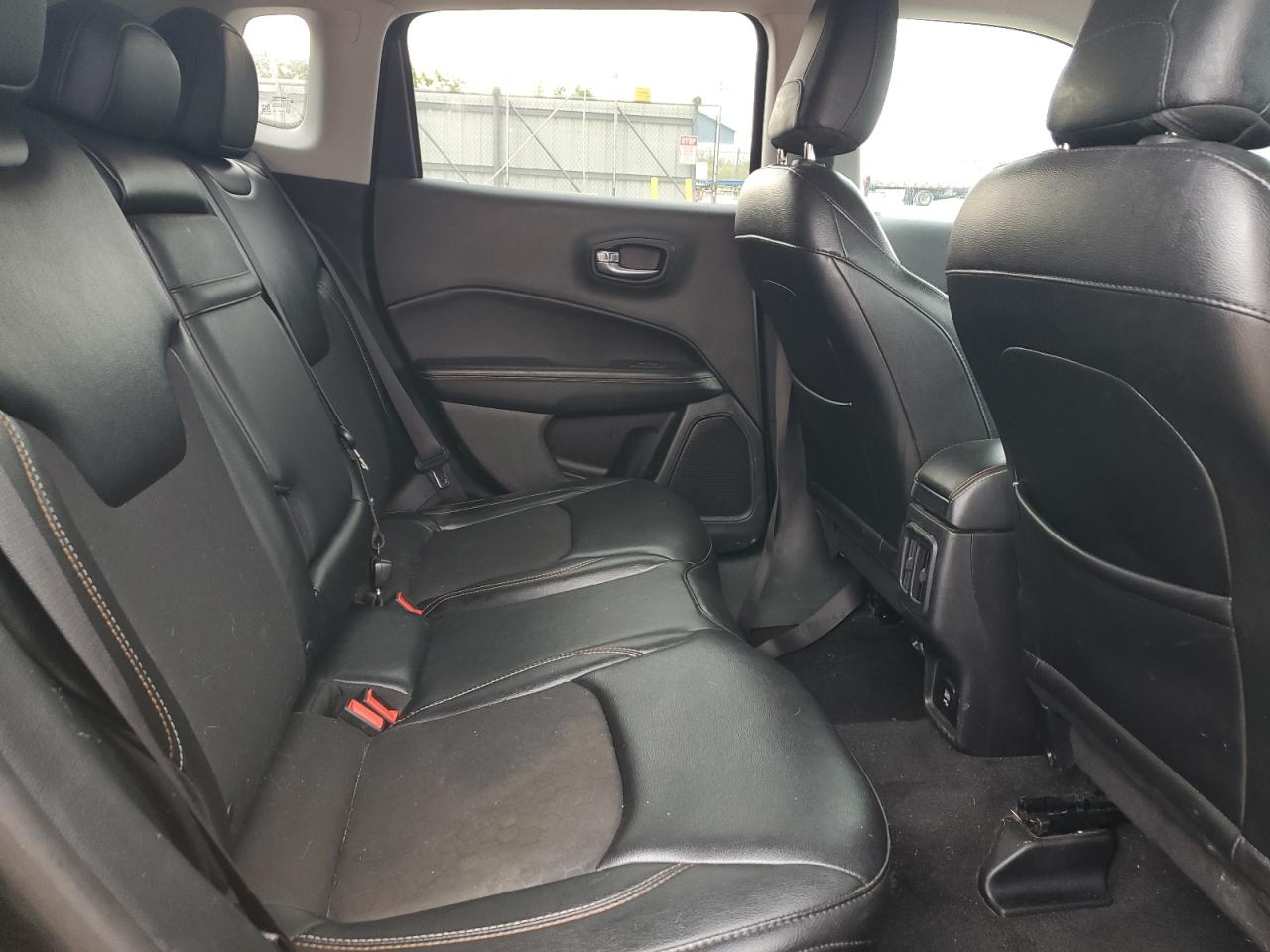 3C4NJDBB4JT457553 2018 Jeep Compass Latitude