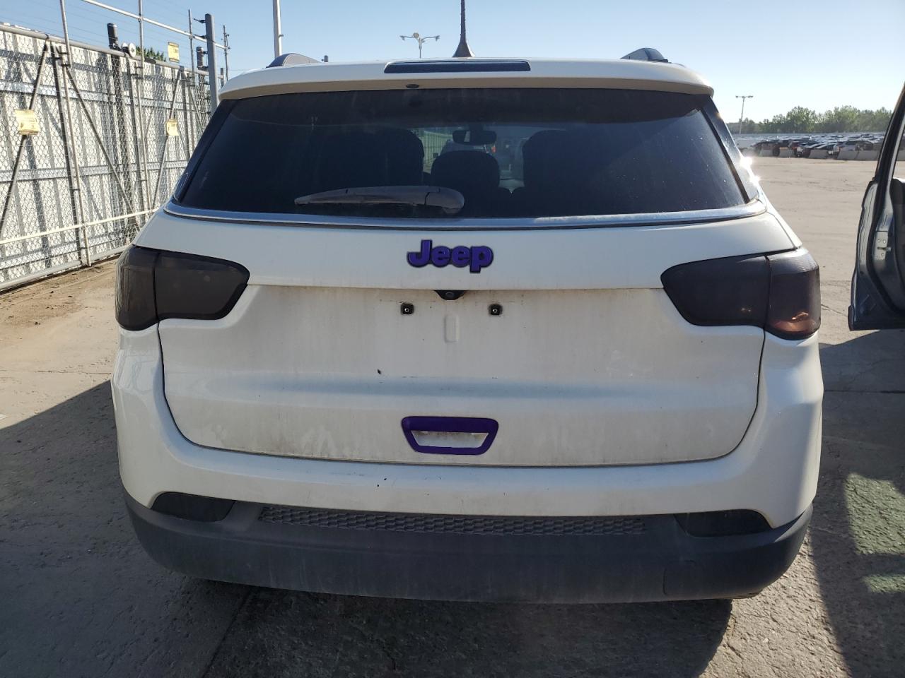 3C4NJDBB7JT175777 2018 Jeep Compass Latitude