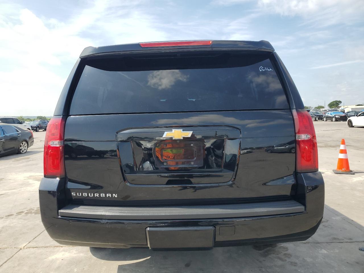 2019 Chevrolet Suburban K1500 Lt vin: 1GNSKHKCXKR187939