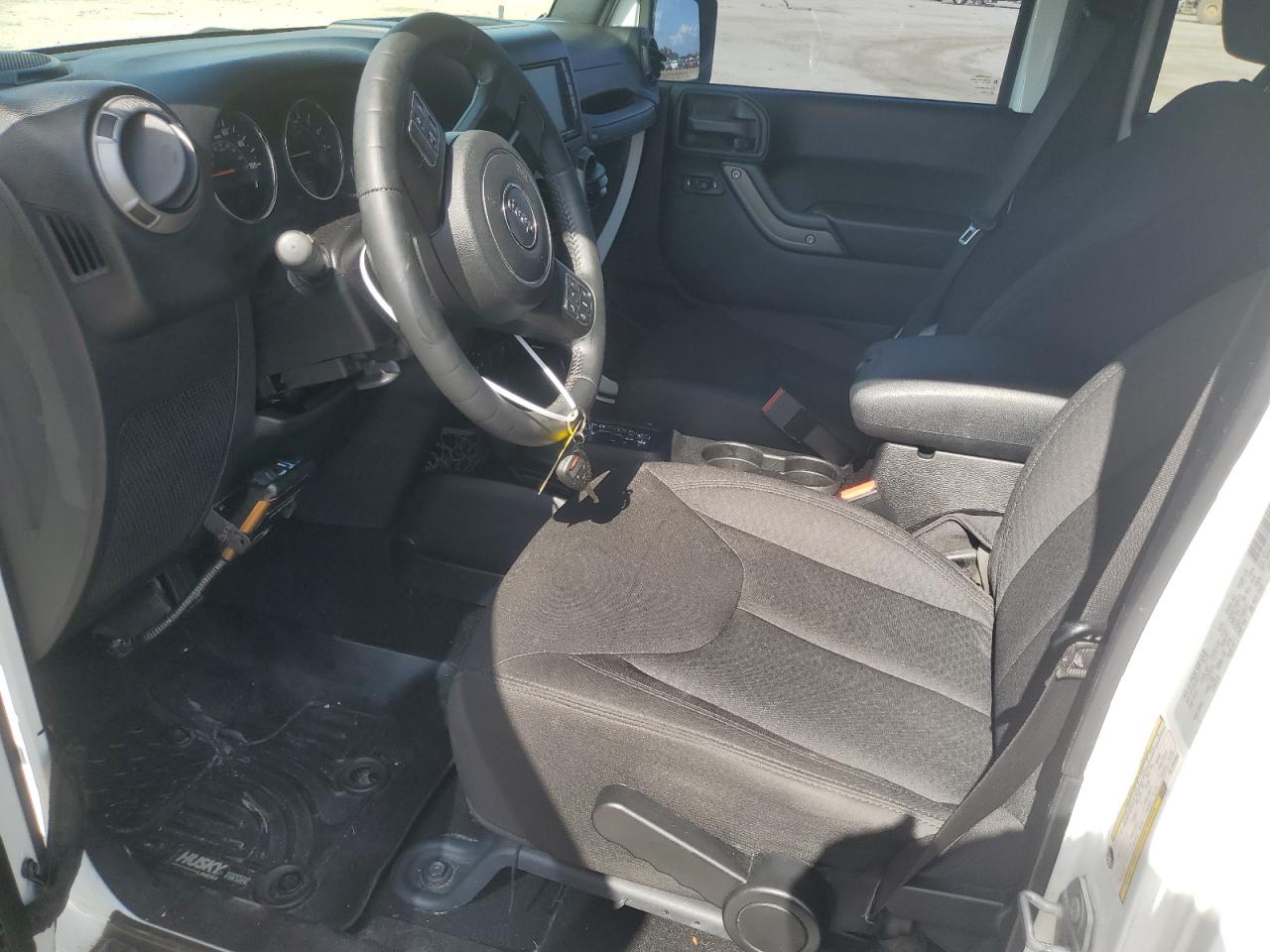 1C4BJWDG4GL104886 2016 Jeep Wrangler Unlimited Sport