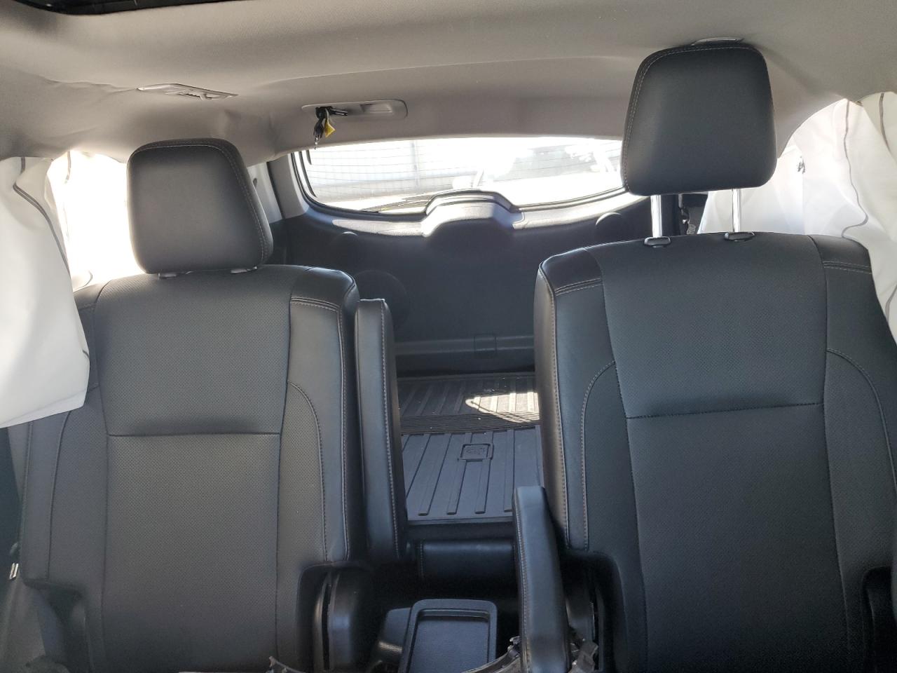 5TDDZRFHXHS379428 2017 Toyota Highlander Limited