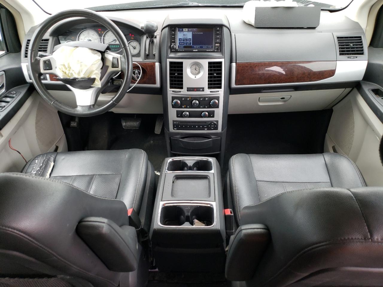 2A4RR8DX4AR436189 2010 Chrysler Town & Country Touring Plus