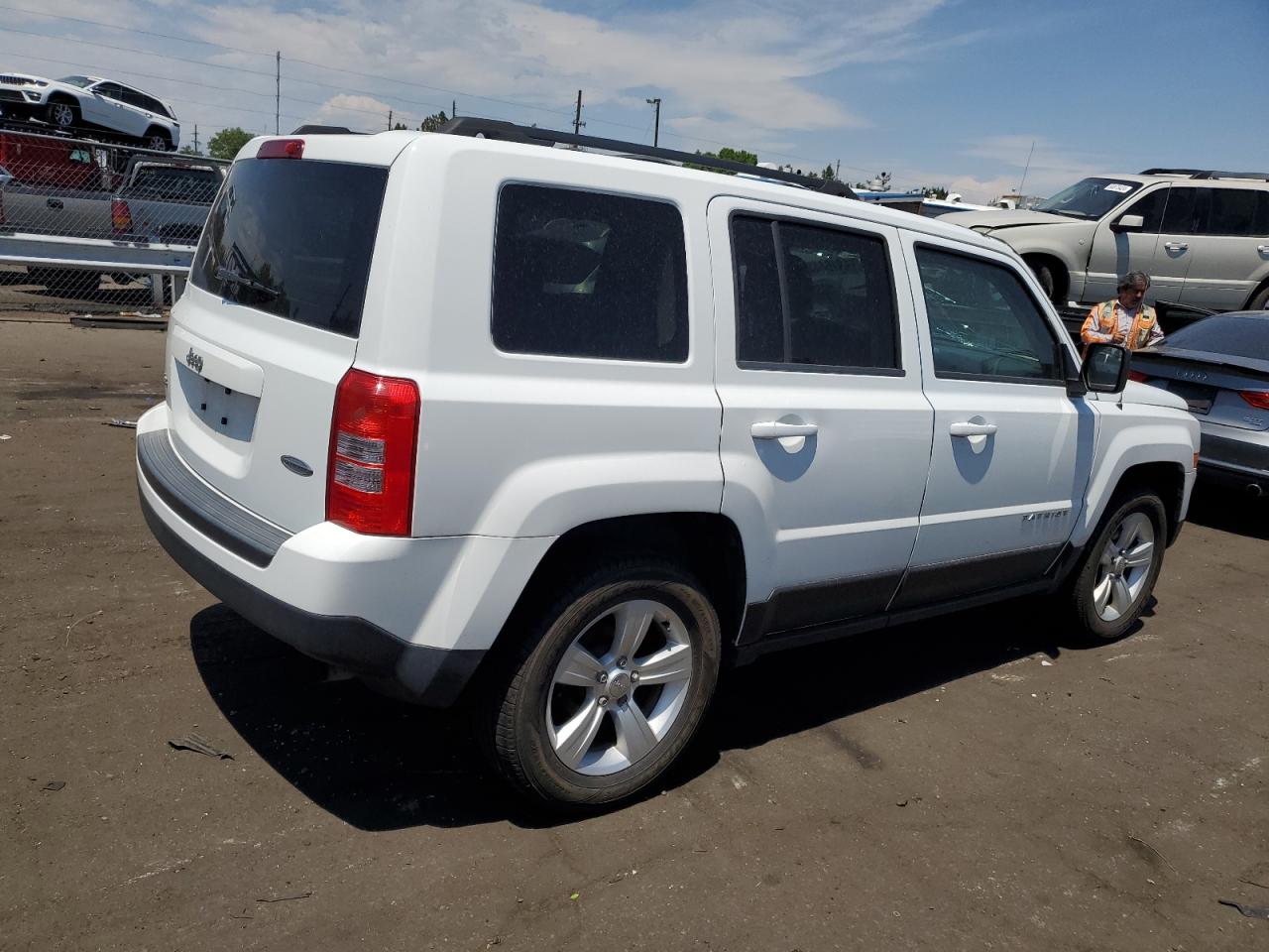 2015 Jeep Patriot Latitude vin: 1C4NJRFB3FD135880