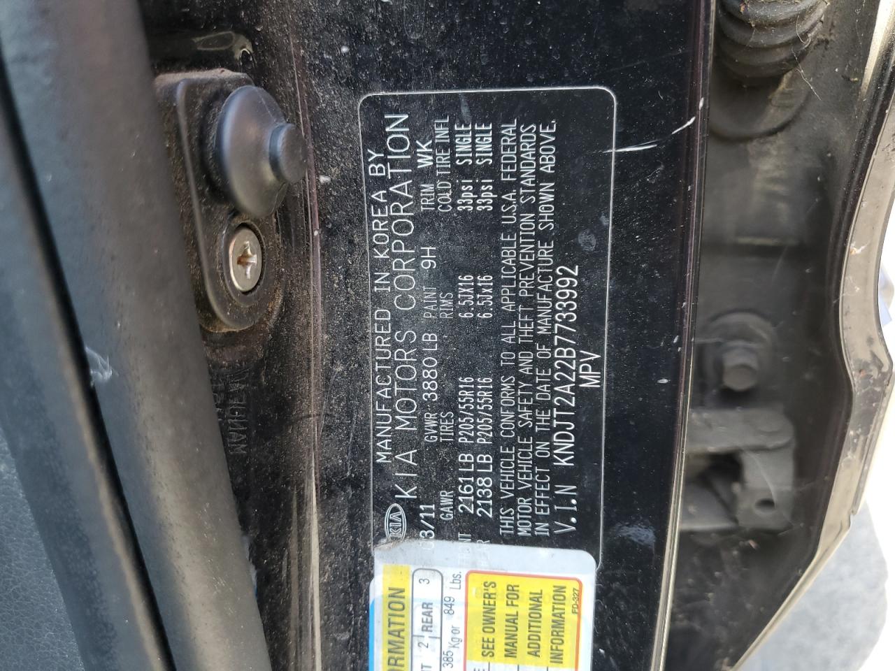 KNDJT2A22B7733992 2011 Kia Soul +