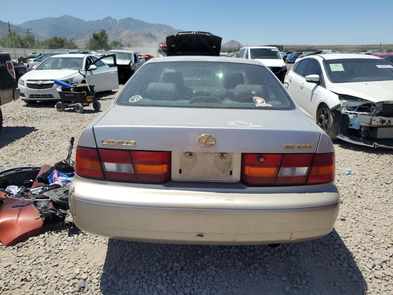 JT8BF28G7W5049596 1998 Lexus Es 300