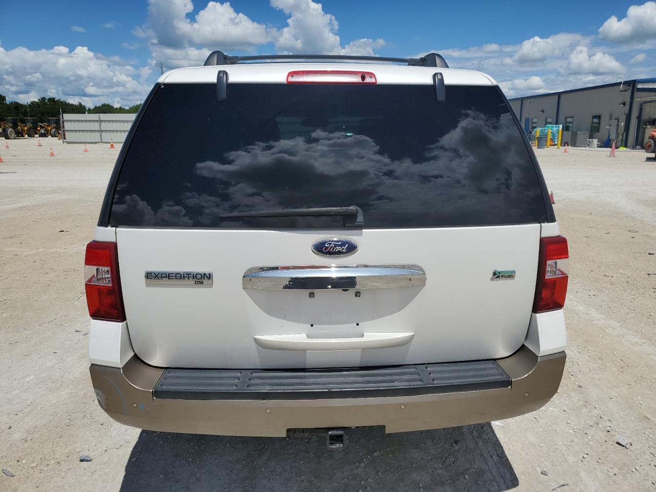 1FMJU1J57EEF15348 2014 Ford Expedition Xlt