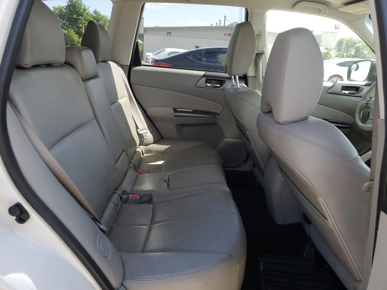 JF2SHAEC3BH728007 2011 Subaru Forester Limited