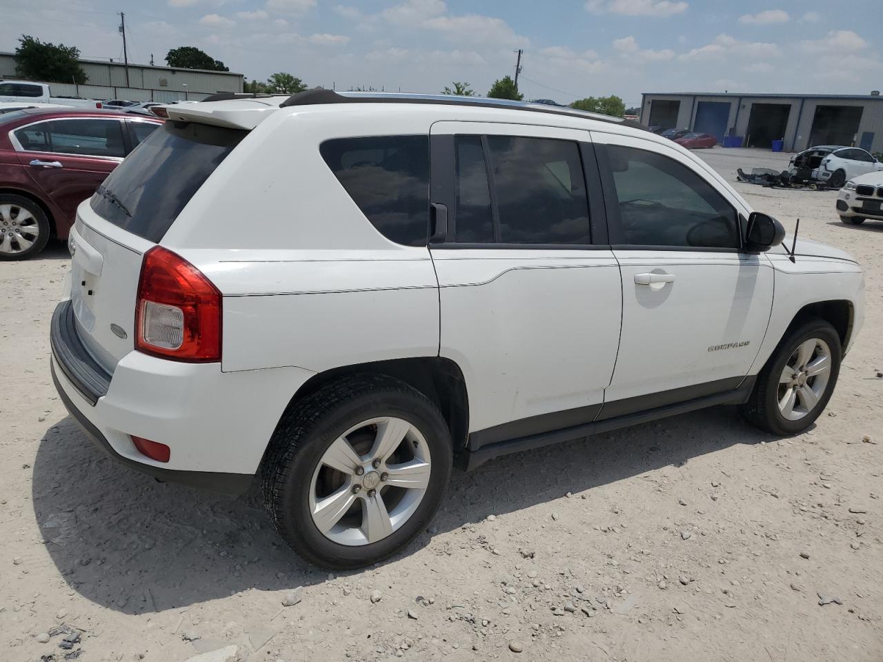 2013 Jeep Compass Latitude vin: 1C4NJCEB5DD205617