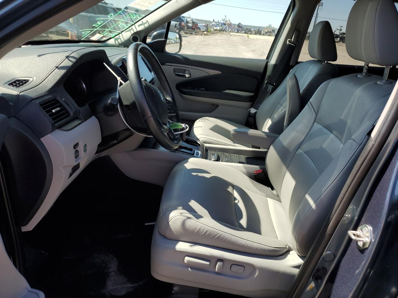 5FNYF5H59KB017995 2019 Honda Pilot Exl