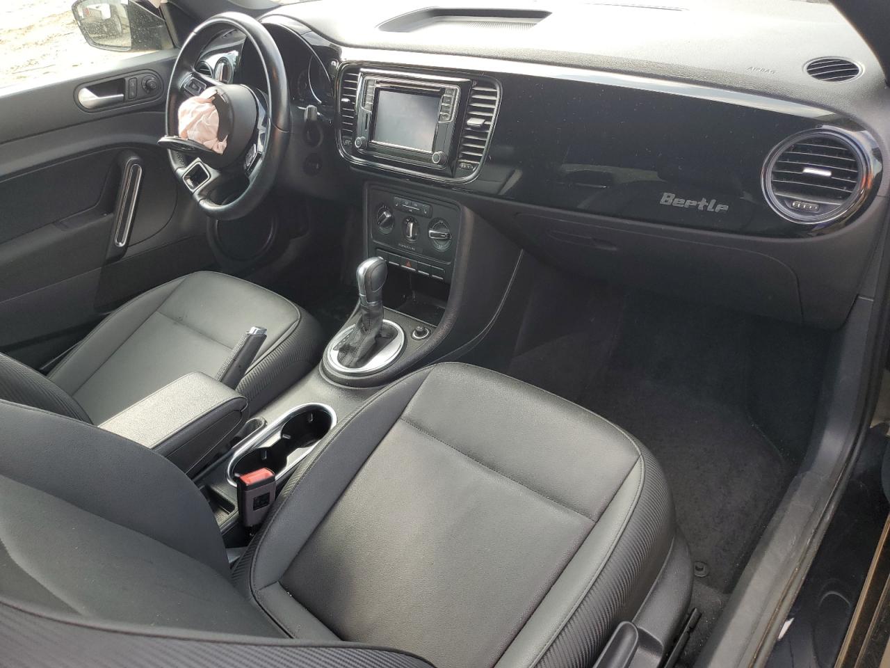 3VWFD7AT3JM708691 2018 Volkswagen Beetle S