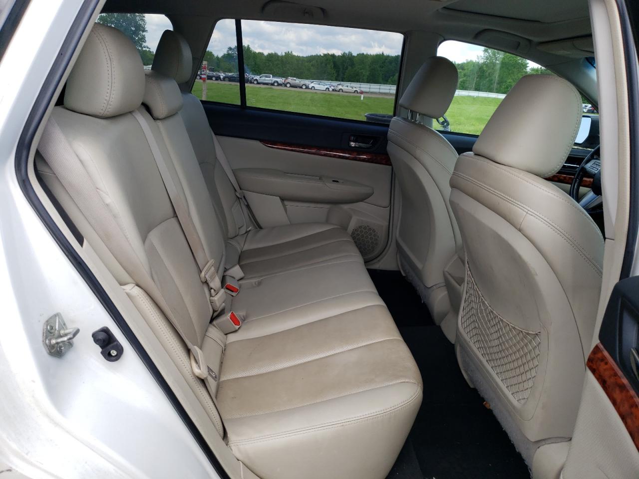 4S4BRCKC6B3388632 2011 Subaru Outback 2.5I Limited