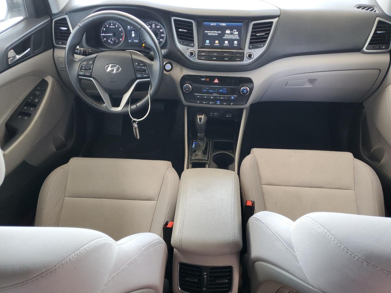 KM8J3CA29JU686896 2018 Hyundai Tucson Value