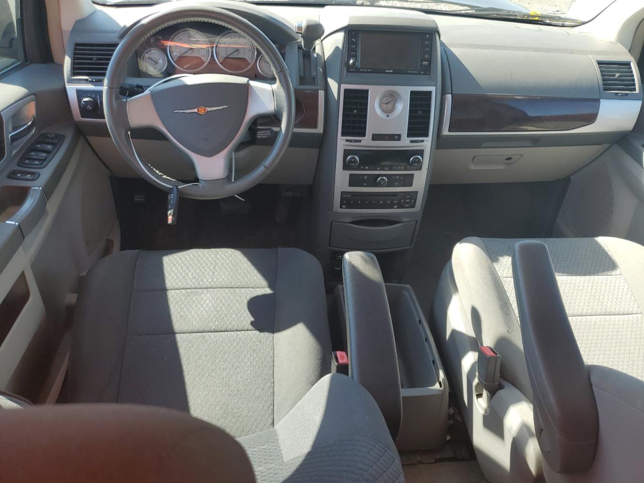 2A4RR5DX1AR380601 2010 Chrysler Town & Country Touring