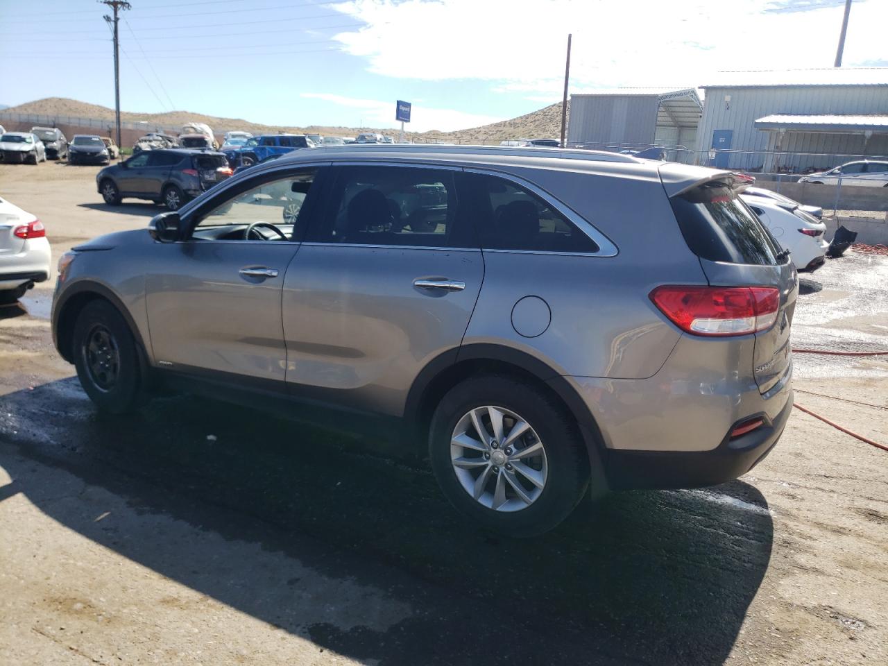 2018 Kia Sorento Lx vin: 5XYPGDA3XJG424579