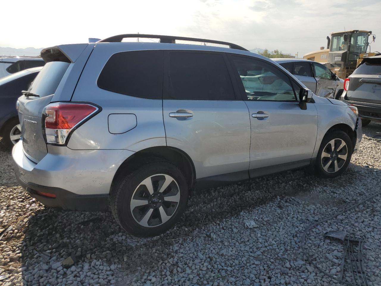 2018 Subaru Forester 2.5I Premium vin: JF2SJAGC9JH449841