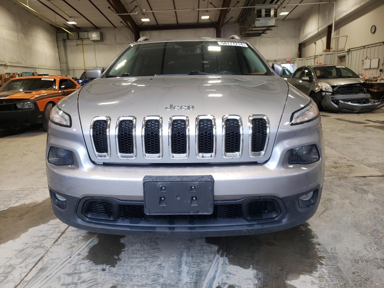 2016 Jeep Cherokee Latitude vin: 1C4PJMCB6GW304182