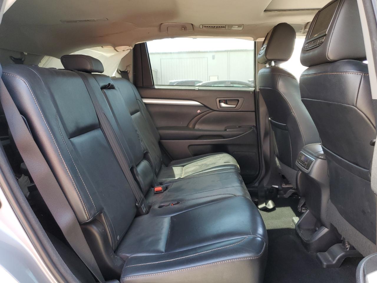 5TDJKRFH5GS264502 2016 Toyota Highlander Xle