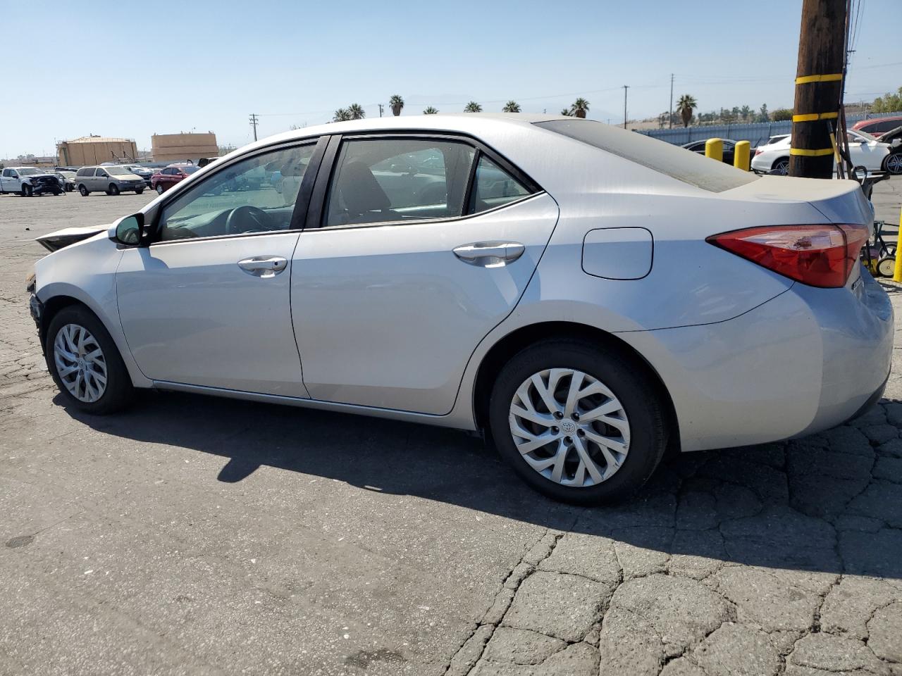 2018 Toyota Corolla L vin: 5YFBURHE5JP780361