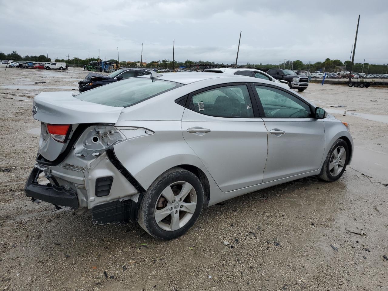 KMHDH4AE7DU794033 2013 Hyundai Elantra Gls