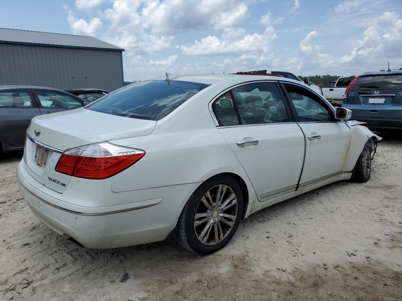 KMHGC4DF8BU113097 2011 Hyundai Genesis 4.6L