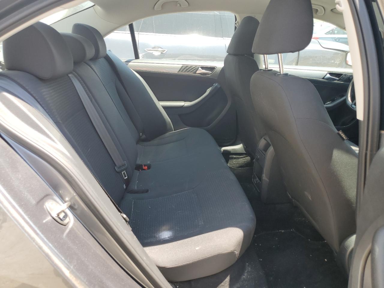 3VWD67AJ5GM254582 2016 Volkswagen Jetta Se