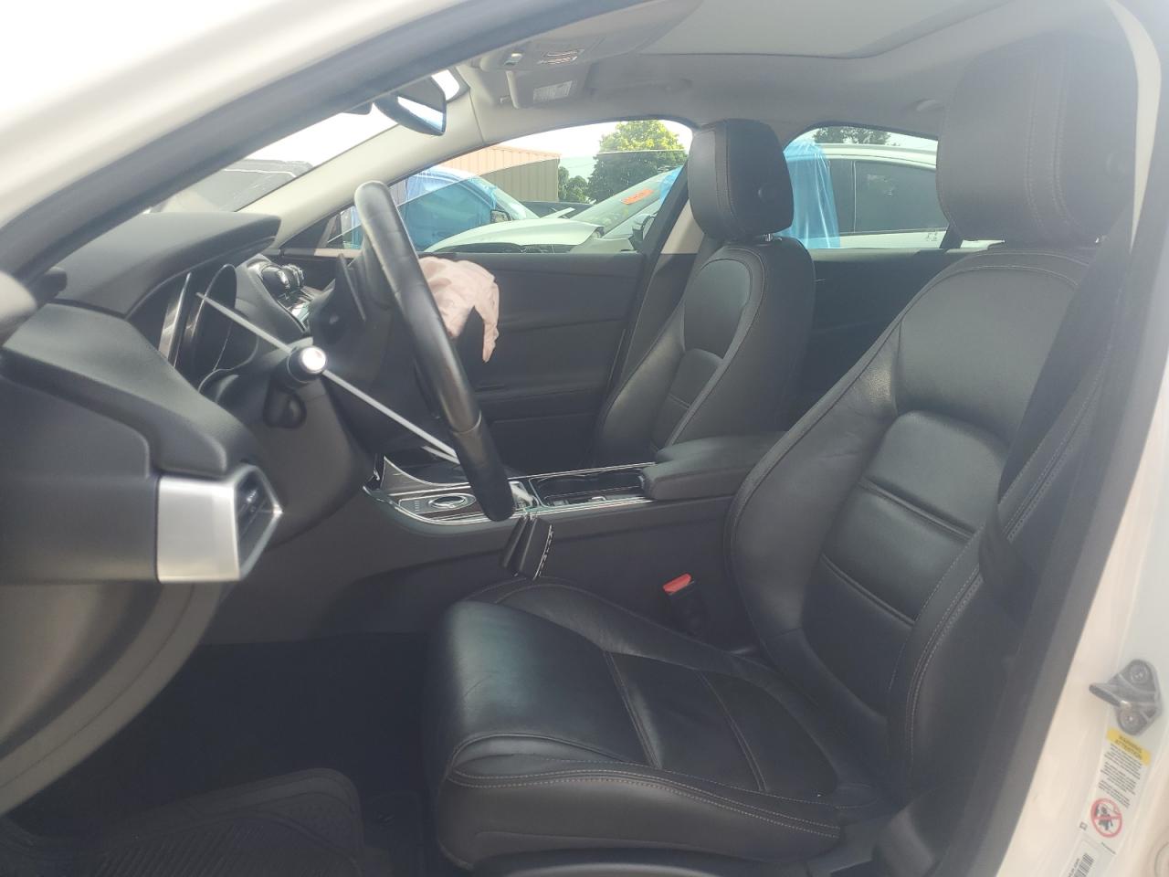 SAJAK4BV7HA956226 2017 Jaguar Xe Prestige