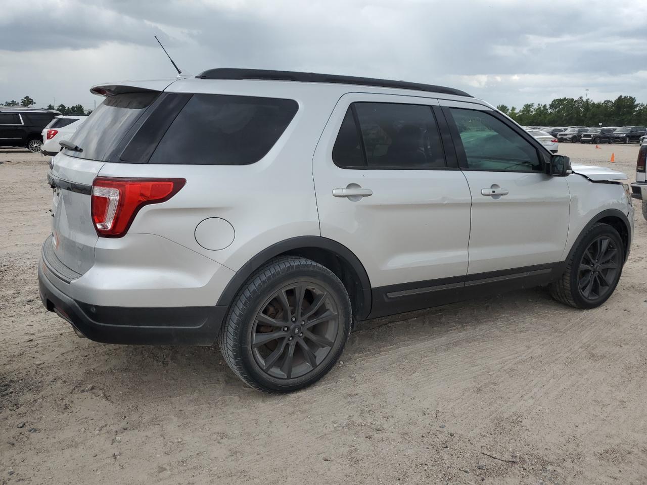 1FM5K7D85JGA54956 2018 Ford Explorer Xlt