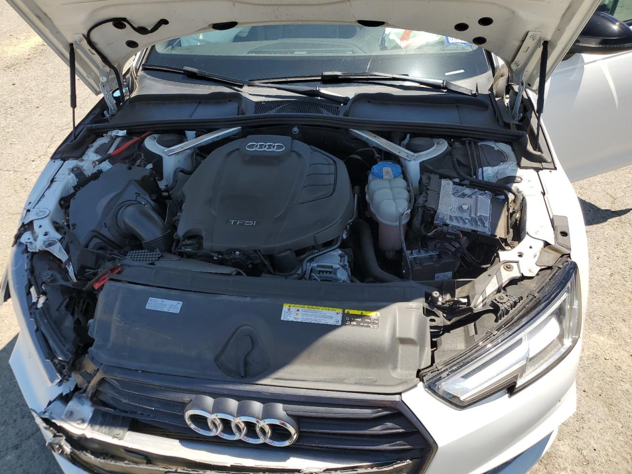 WAUFNAF49JA093881 2018 Audi A4 Prestige