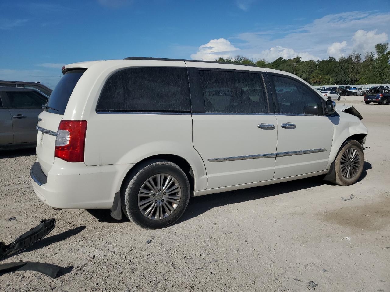 2C4RC1CG1DR566340 2013 Chrysler Town & Country Touring L