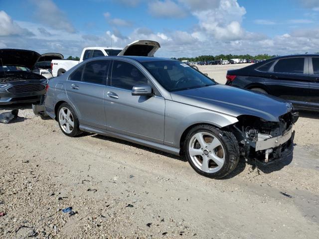 VIN WDDGF8AB4DR242552 2013 Mercedes-Benz C-Class, 3... no.4