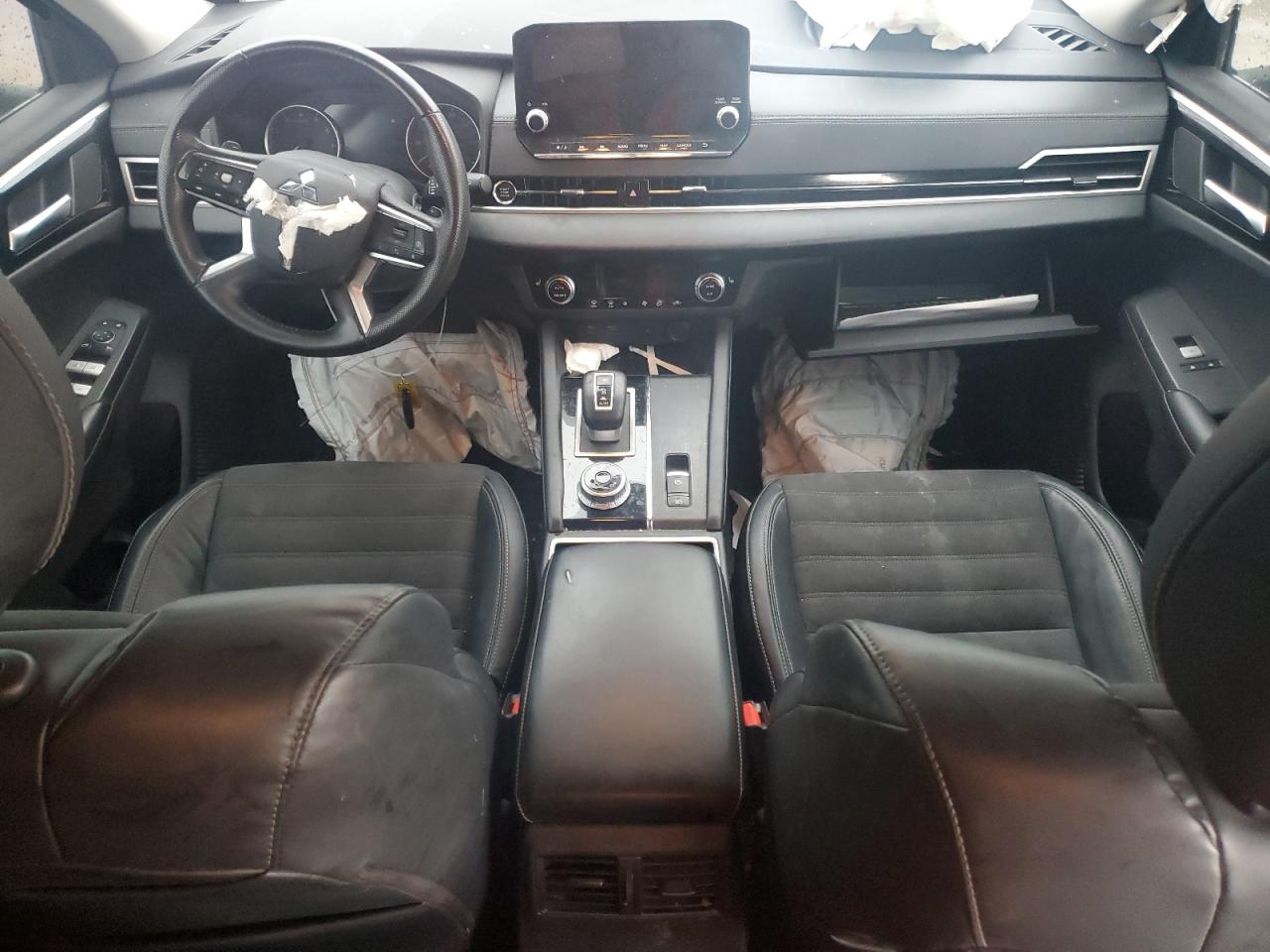 JA4J3UA81NZ020634 2022 Mitsubishi Outlander Se