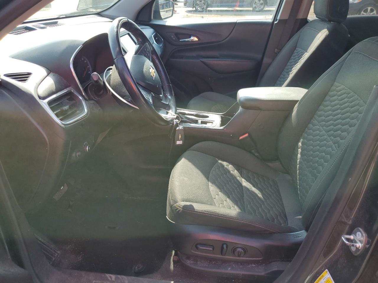 3GNAXJEV8JL386737 2018 Chevrolet Equinox Lt