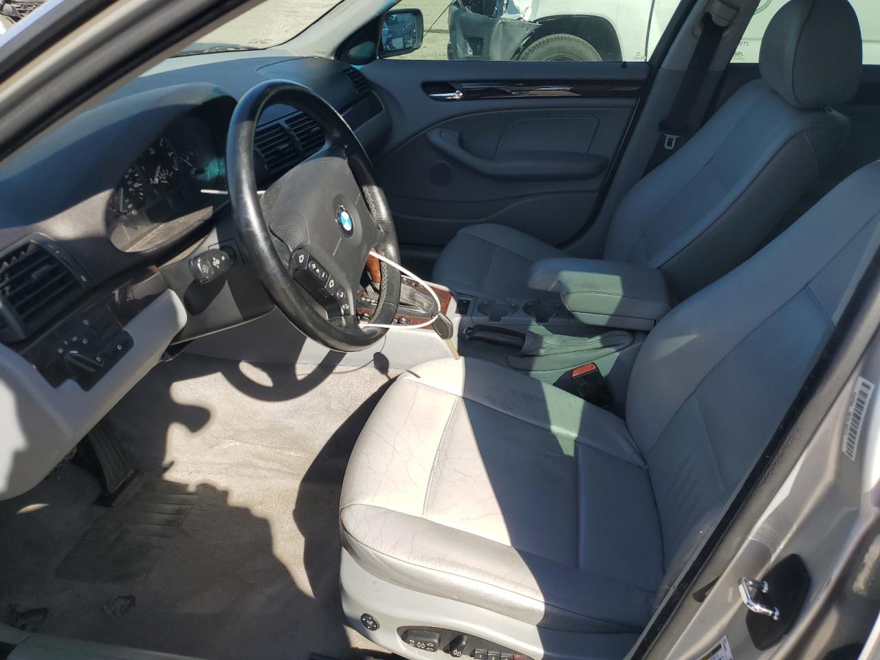 WBAET37485NJ89818 2005 BMW 325 I