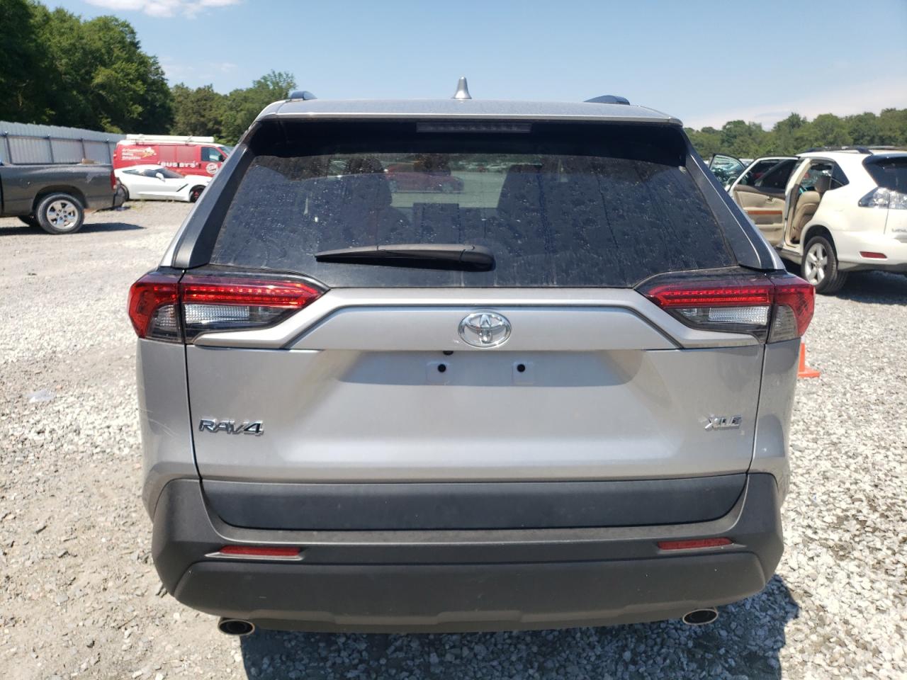 2T3C1RFVXMC165705 2021 Toyota Rav4 Xle Premium