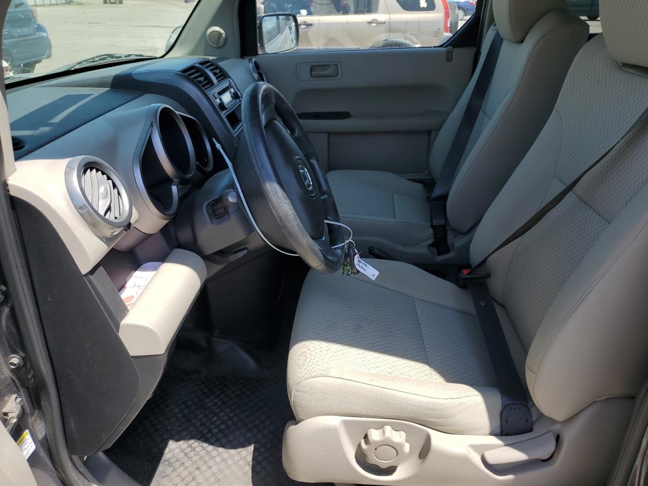 5J6YH1H37BL003022 2011 Honda Element Lx