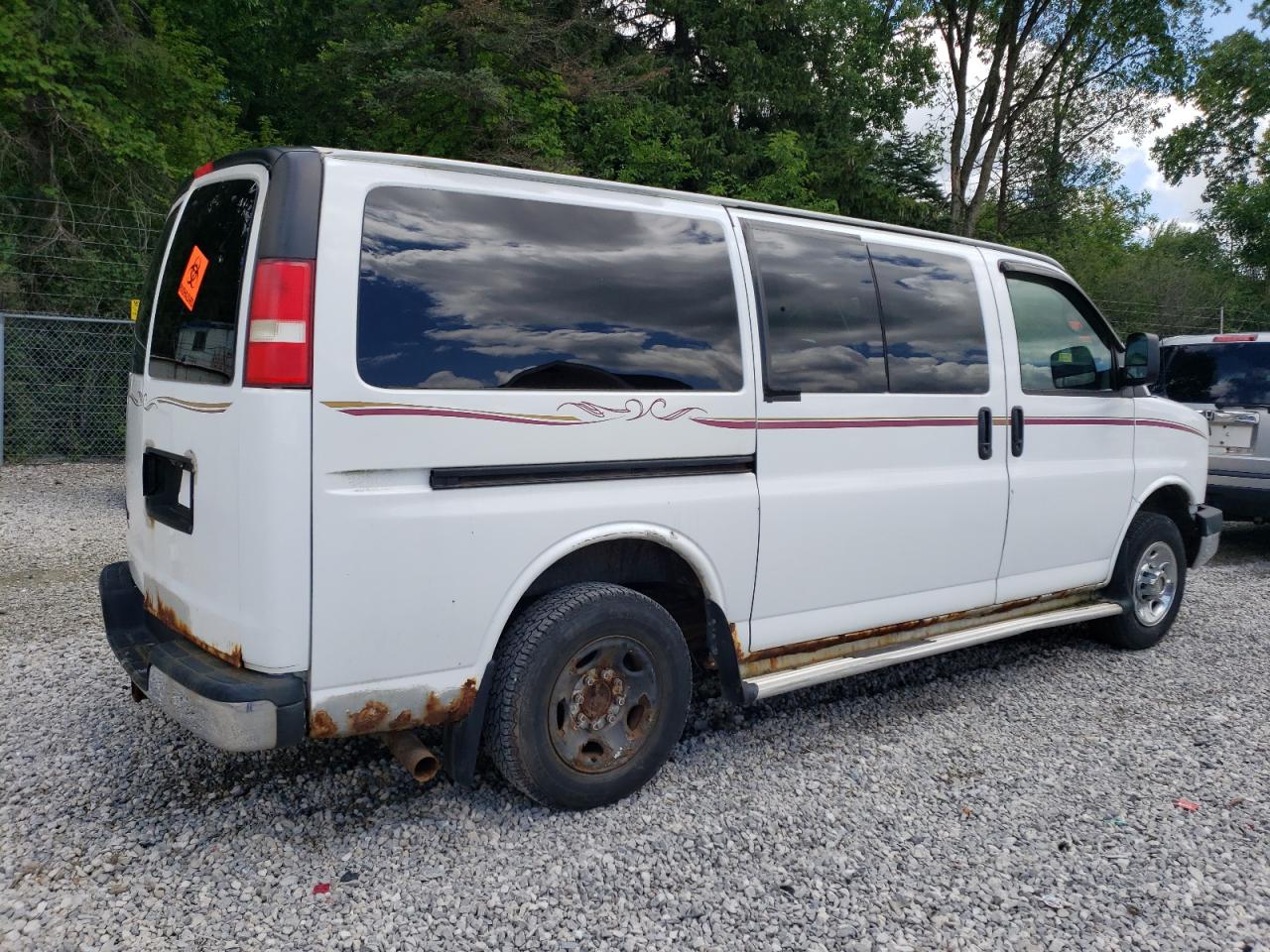 1GAZGYFG5B1178806 2011 Chevrolet Express G3500 Lt