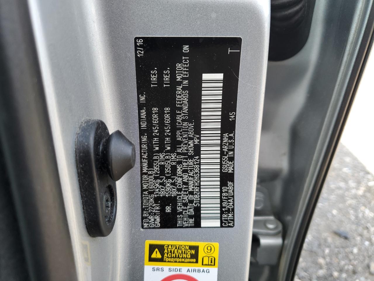 5TDBZRFH2HS368124 2017 Toyota Highlander Le