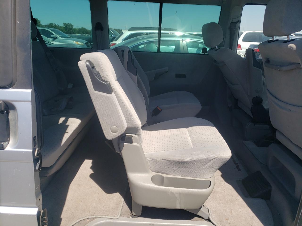 WV2KB47021H157162 2001 Volkswagen Eurovan Gls