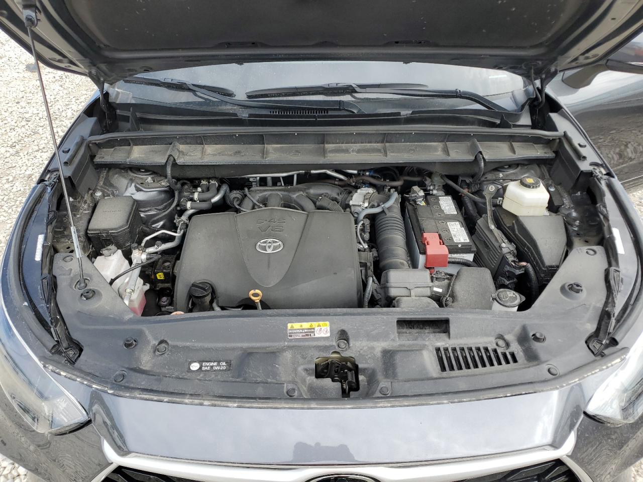 5TDGZRBH9NS591817 2022 Toyota Highlander Xle