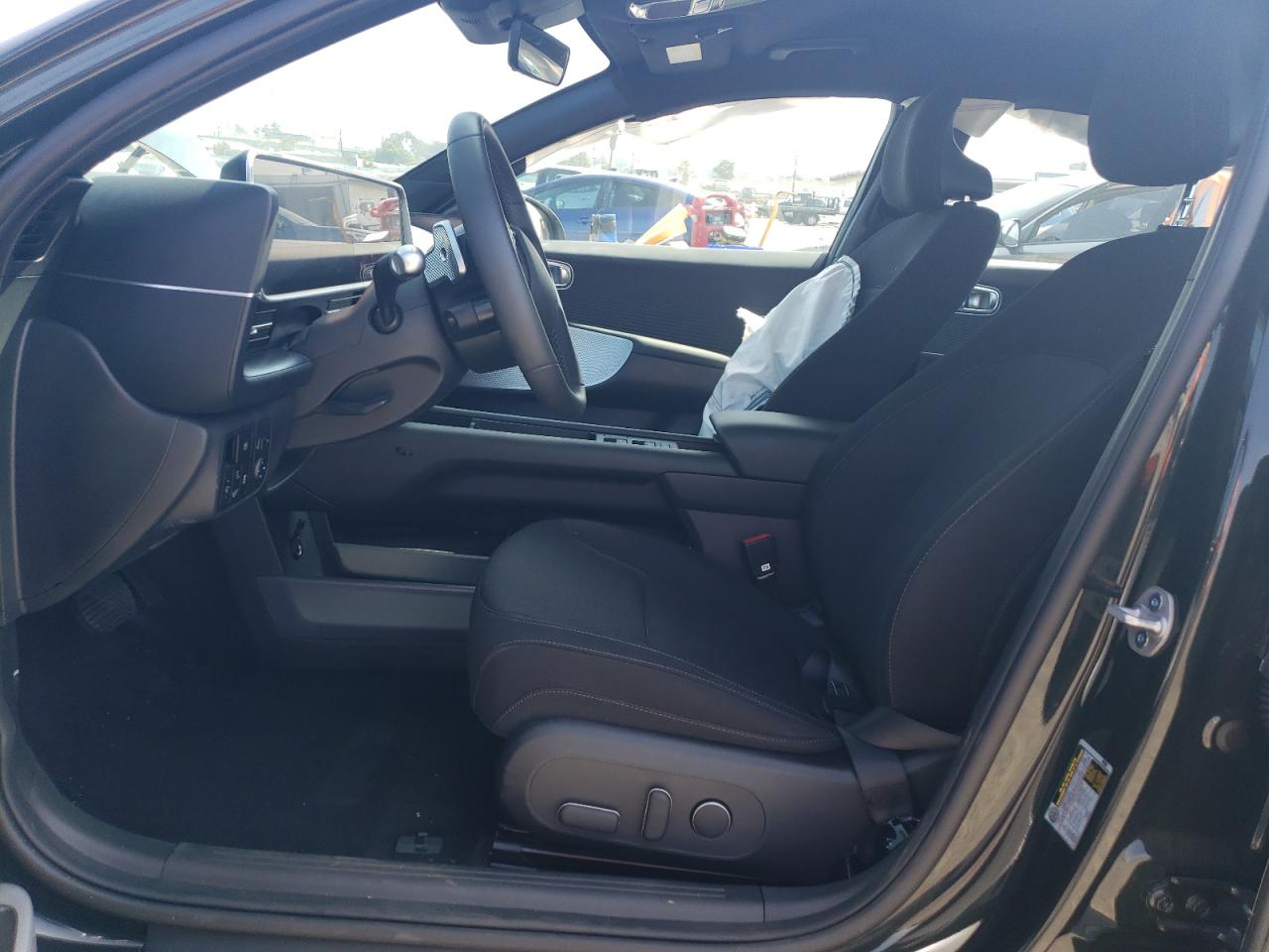 KMHM24AB1PA038792 2023 Hyundai Ioniq 6 Se