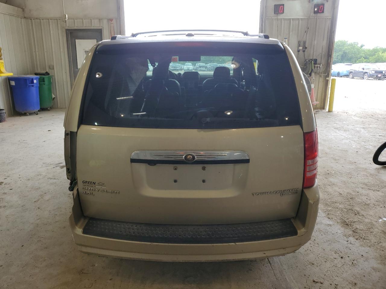 2A4RR5DXXAR240045 2010 Chrysler Town & Country Touring