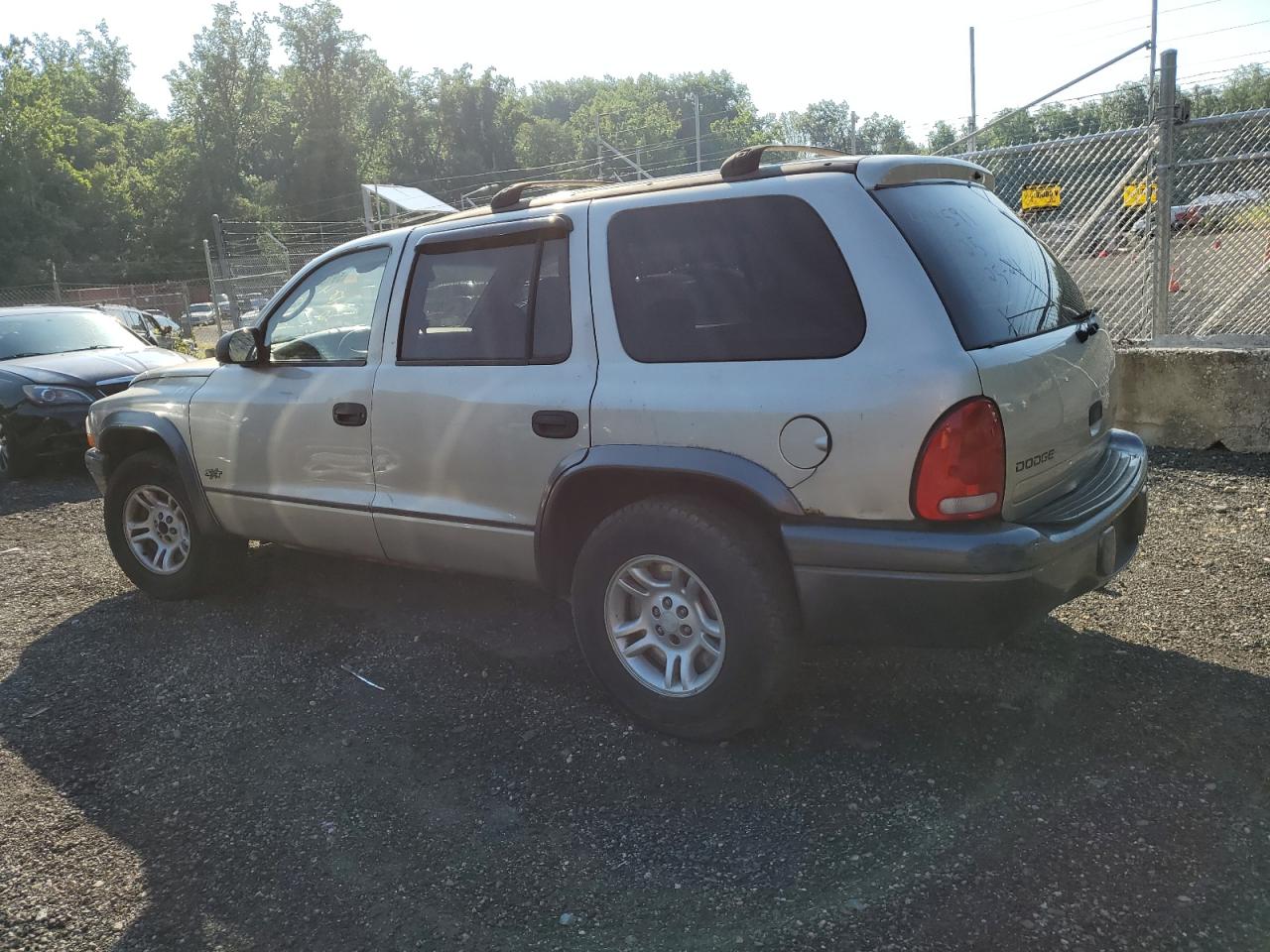 1B4HR38N72F174932 2002 Dodge Durango Sport