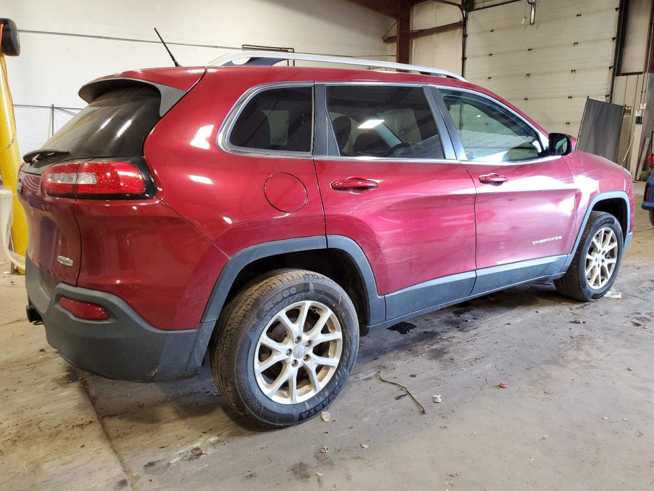 2014 Jeep Cherokee Latitude vin: 1C4PJLCB0EW232046