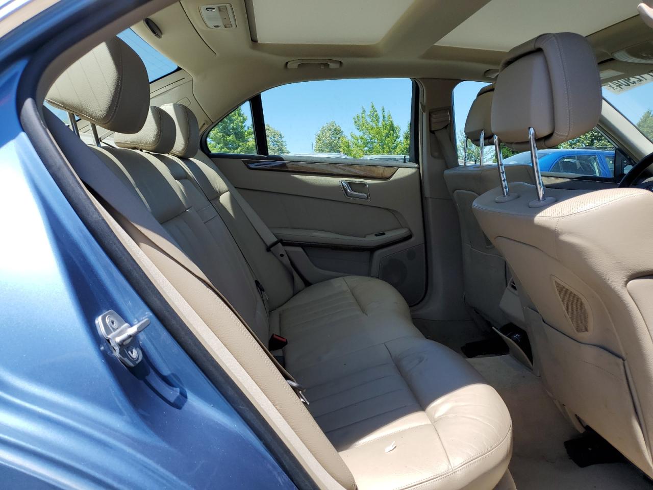 WDDHF7CB9BA370566 2011 Mercedes-Benz E 550