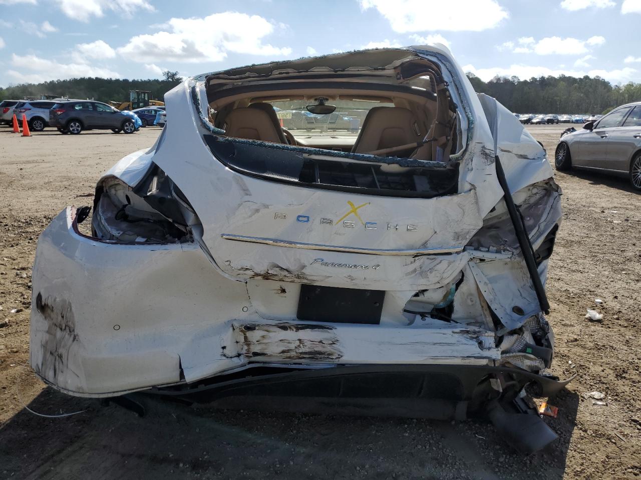 WP0AA2A7XCL010417 2012 Porsche Panamera 2