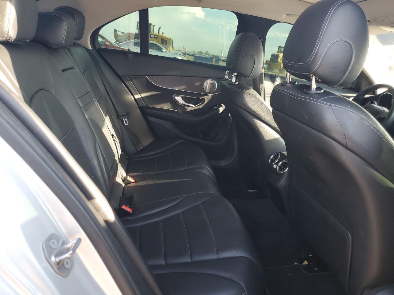 55SWF4KB8HU207083 2017 Mercedes-Benz C 300 4Matic