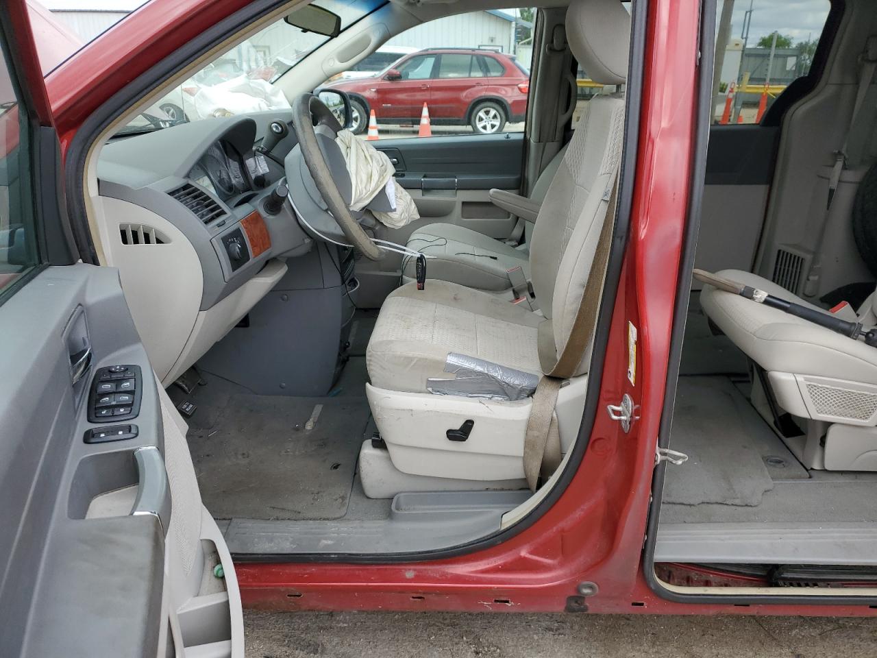 2A8HR44H38R613627 2008 Chrysler Town & Country Lx